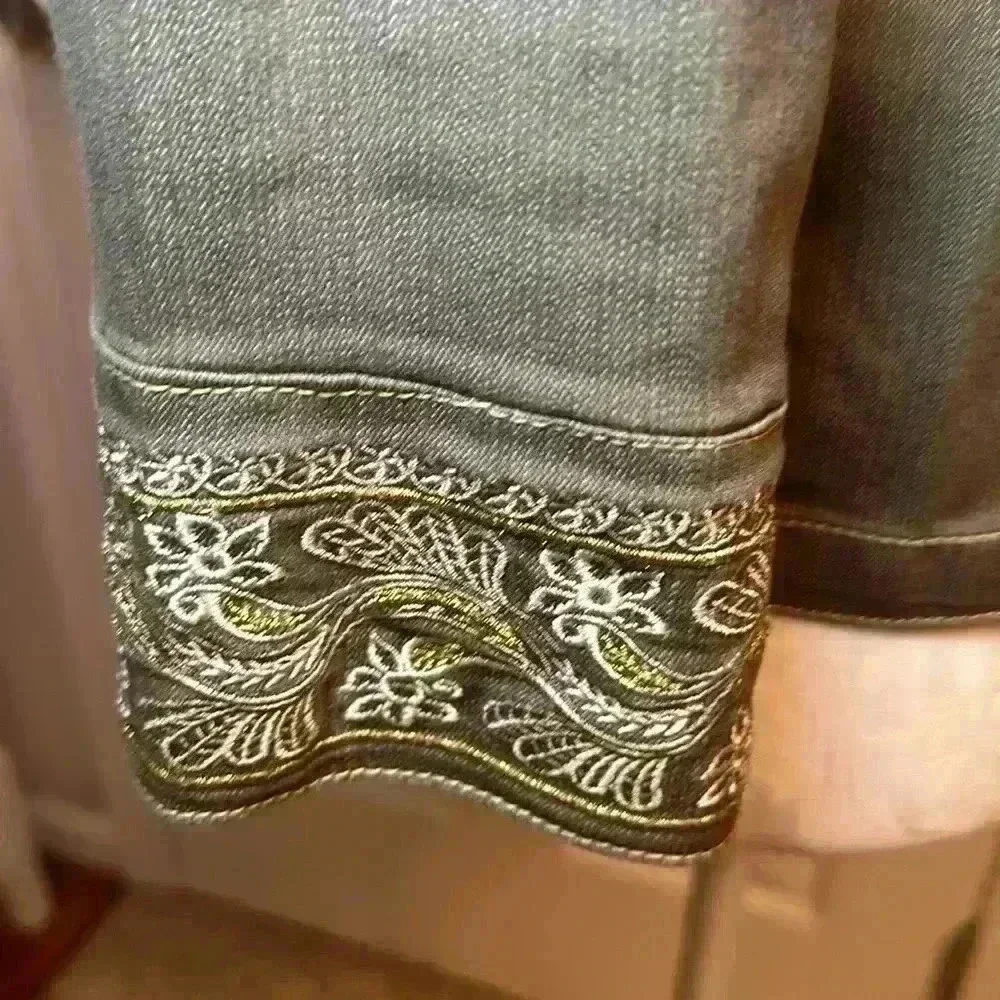 Live A Little Vintage Embroidered 3/4 Sleeve Jean Jacket w/ Snap Buttons Size M - Picture 6 of 15